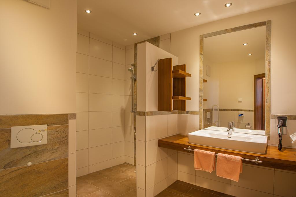 Wirtshaus Gruber Weitenegg เอมแมร์สดอร์ฟ อัน แดร โดเนา ภายนอก รูปภาพ