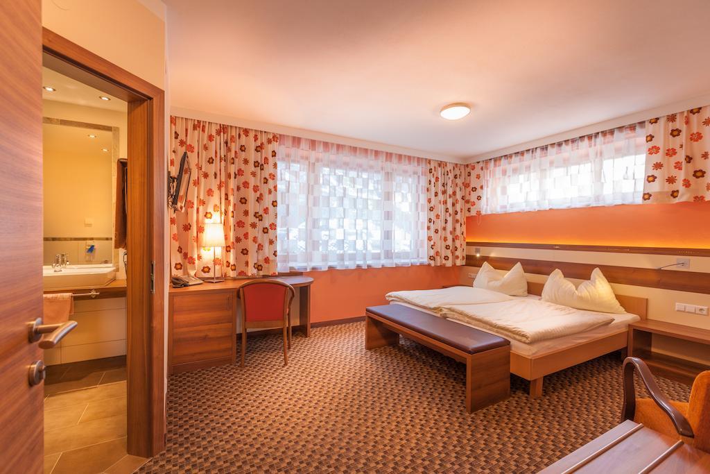 Wirtshaus Gruber Weitenegg เอมแมร์สดอร์ฟ อัน แดร โดเนา ภายนอก รูปภาพ